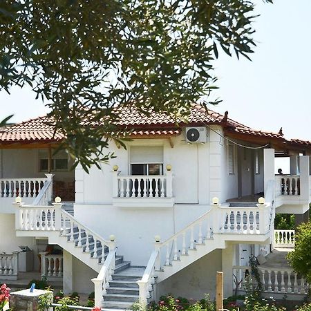 Helen Apartments Lukovë Dış mekan fotoğraf