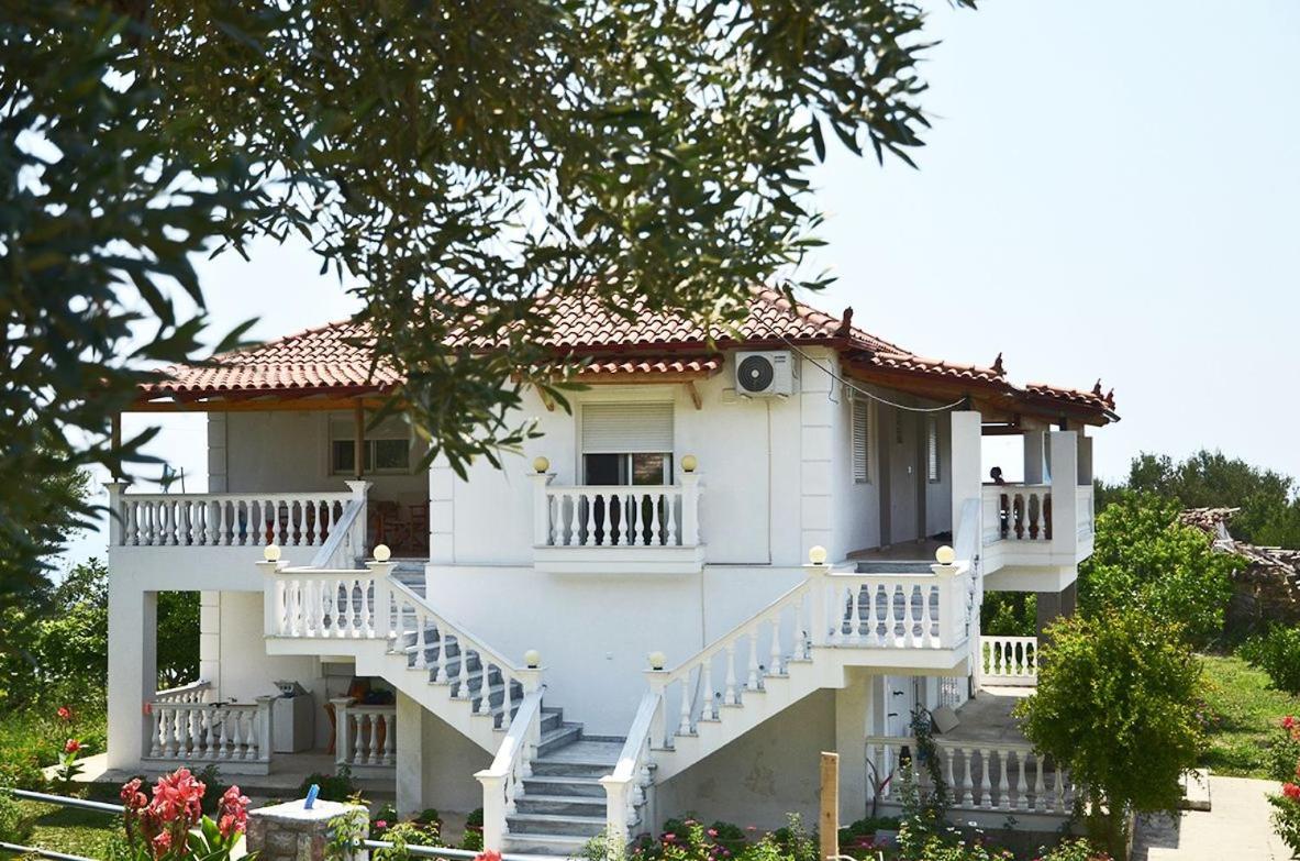 Helen Apartments Lukovë Dış mekan fotoğraf
