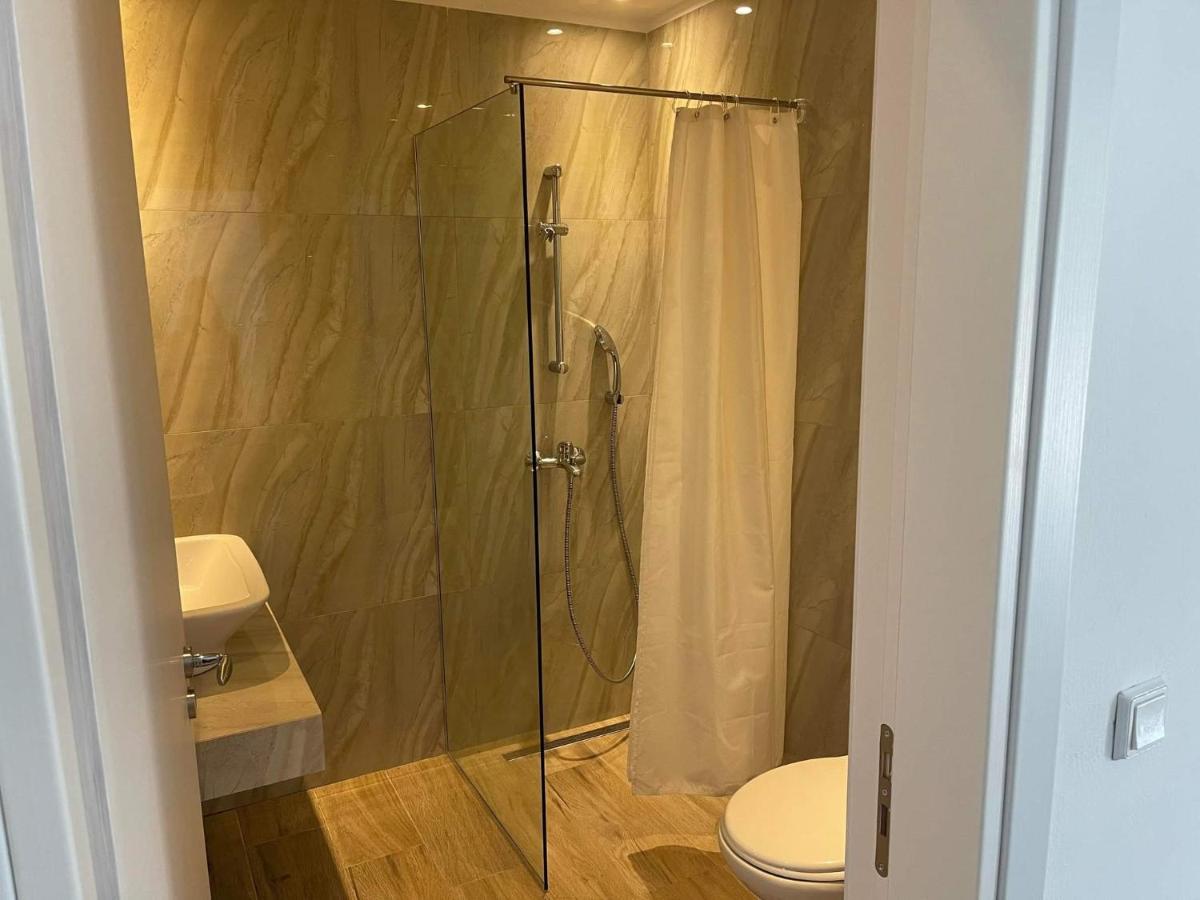 Helen Apartments Lukovë Dış mekan fotoğraf