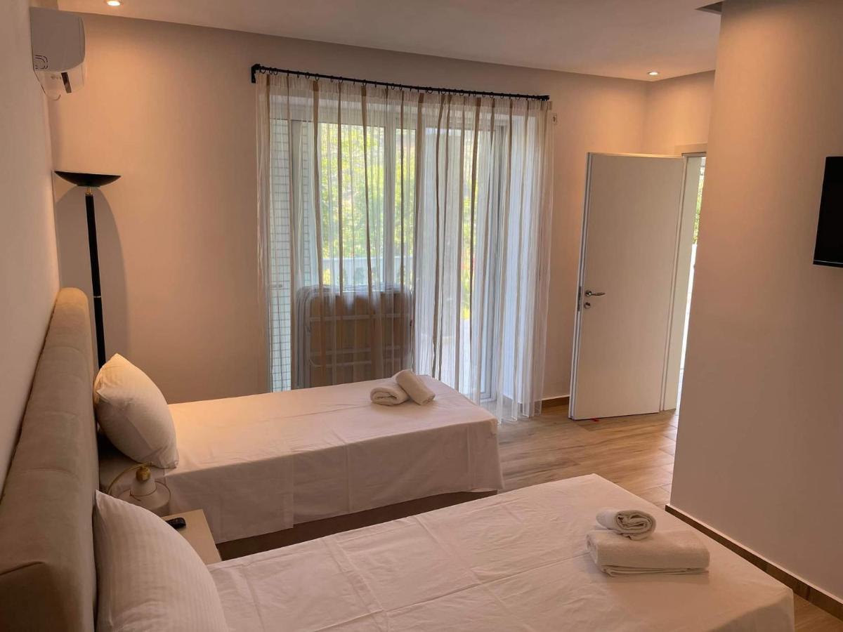 Helen Apartments Lukovë Dış mekan fotoğraf