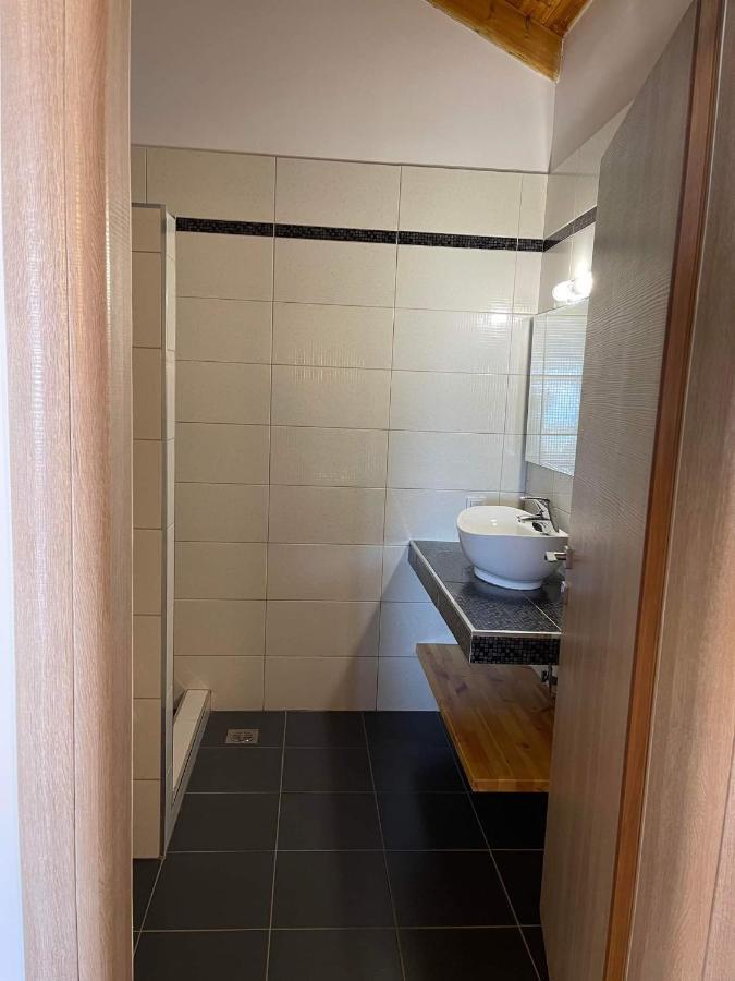 Helen Apartments Lukovë Dış mekan fotoğraf