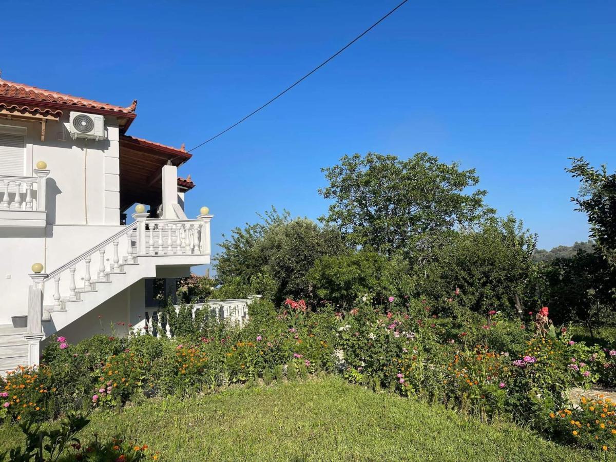 Helen Apartments Lukovë Dış mekan fotoğraf