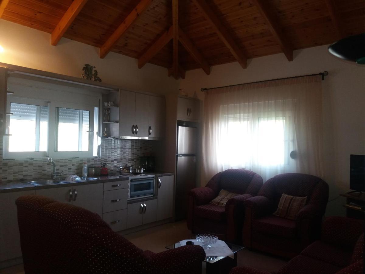 Helen Apartments Lukovë Dış mekan fotoğraf