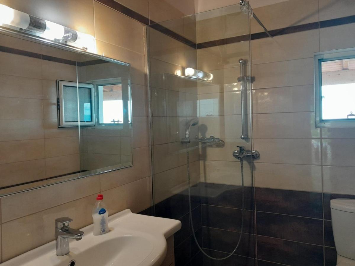 Helen Apartments Lukovë Dış mekan fotoğraf